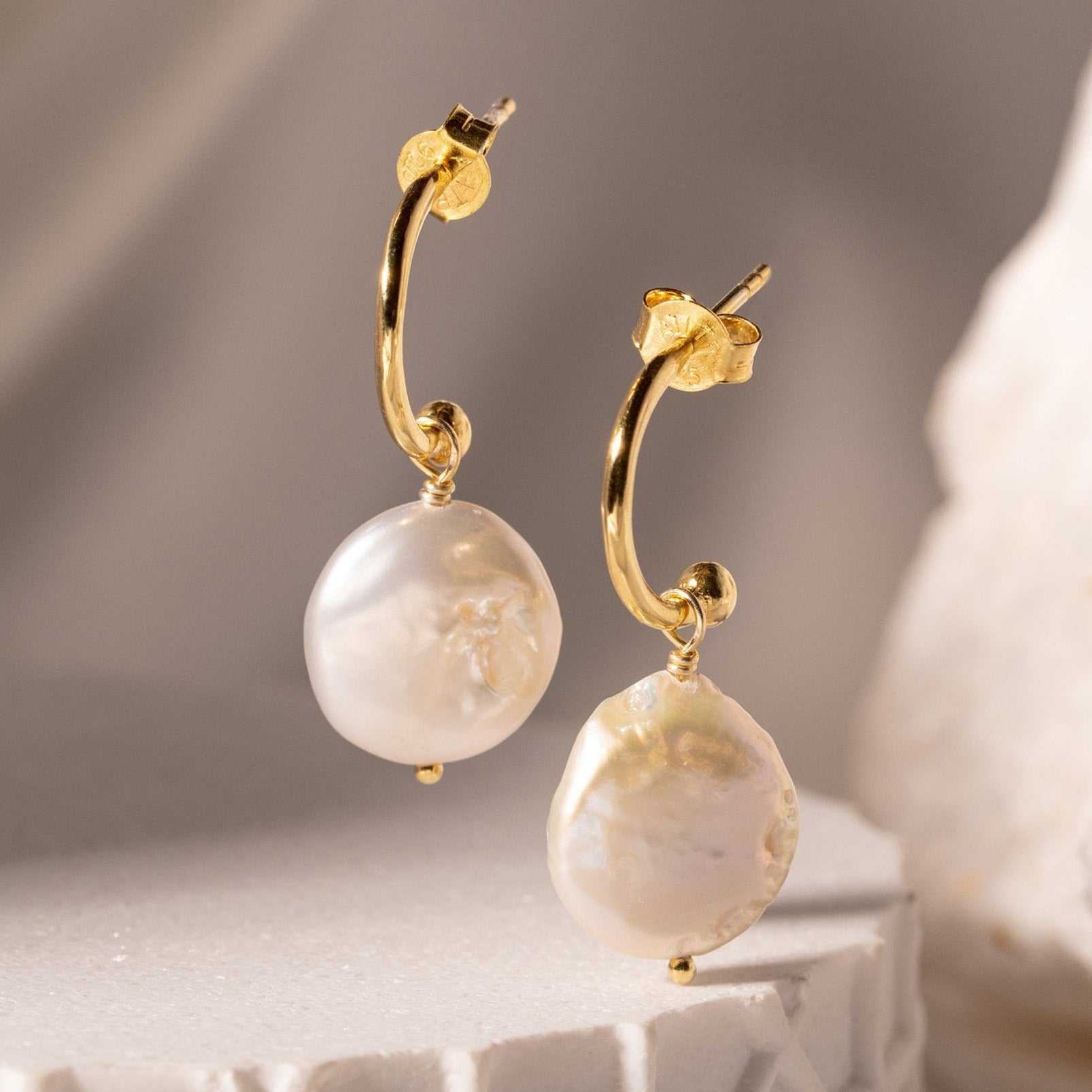 Aura Pearl Earrings